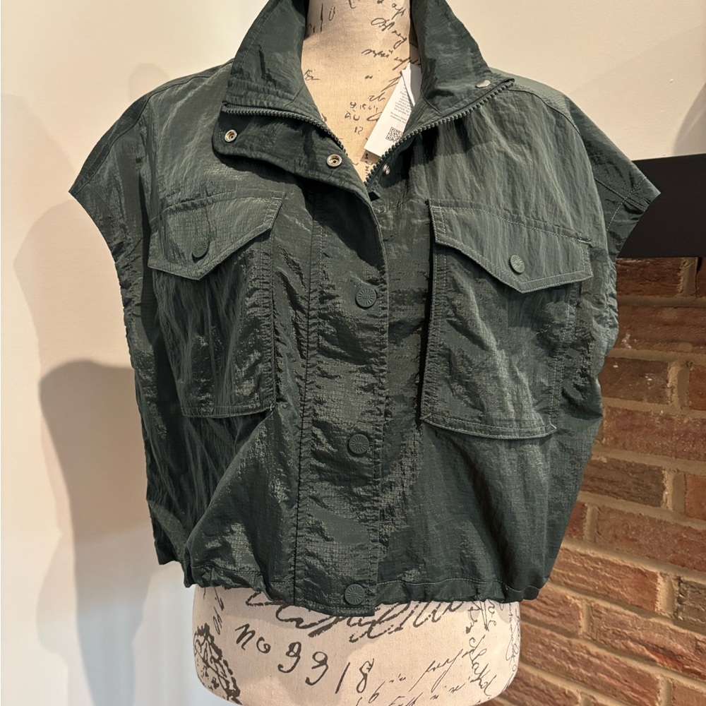 UGG Women's Quinn Forest Windbreaker Cap Sleeve - Picture 6 of 9